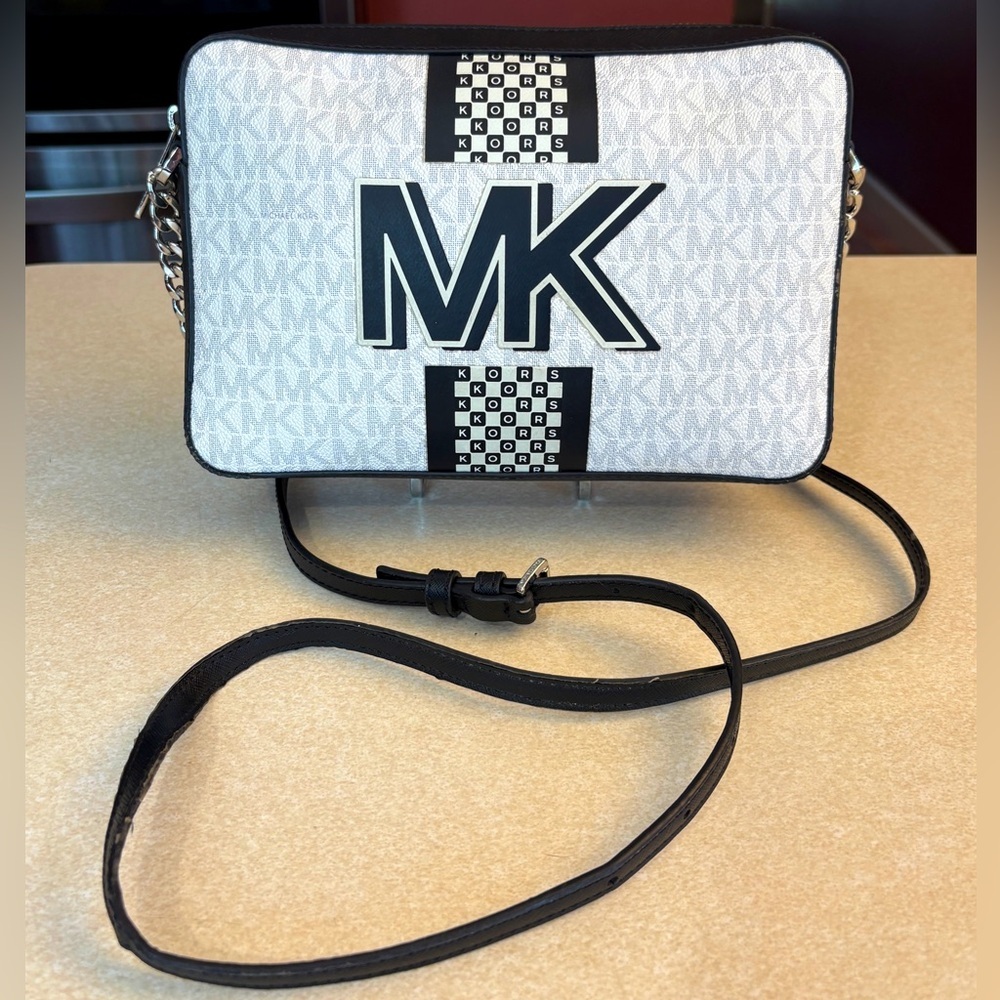 MICHAEL KORS NYC Jet Set Large Crossbody, EUC - Picture 12 of 12